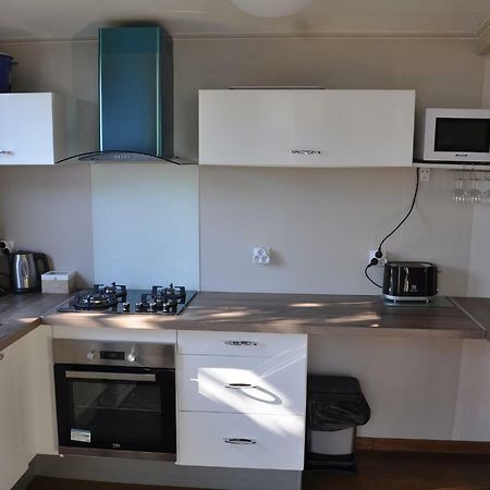 Appartement Ti Joli Caz en Bois à Saint-Gilles-les Hauts Extérieur photo