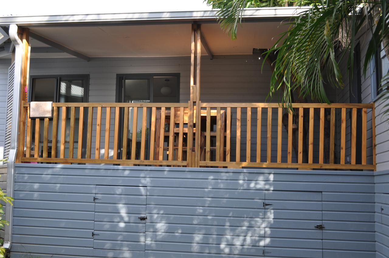 Appartement Ti Joli Caz en Bois à Saint-Gilles-les Hauts Extérieur photo